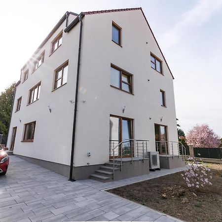 Home Le Fame Prague Exterior photo