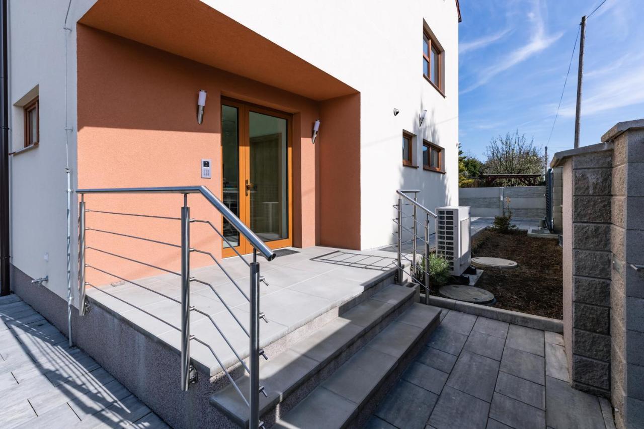 Home Le Fame Prague Exterior photo